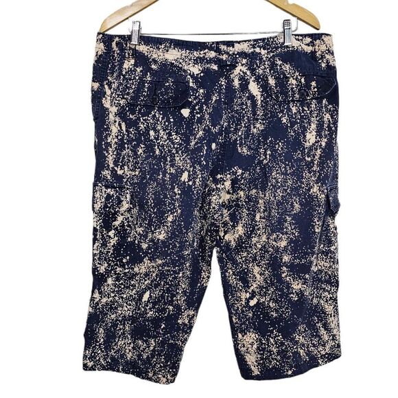 Sea Barrier Men’s Custom Bleach Splattered Navy Cargo Shorts. Size 54 - Picture 2 of 5